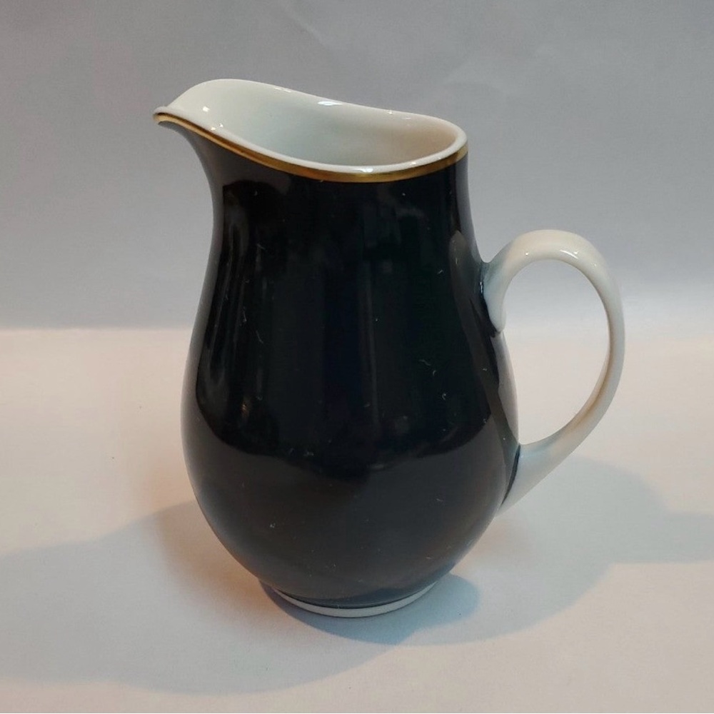Vintage Syracuse China Nocturne Creamer Syrup Pitcher Black Gold Trim MCM 4"